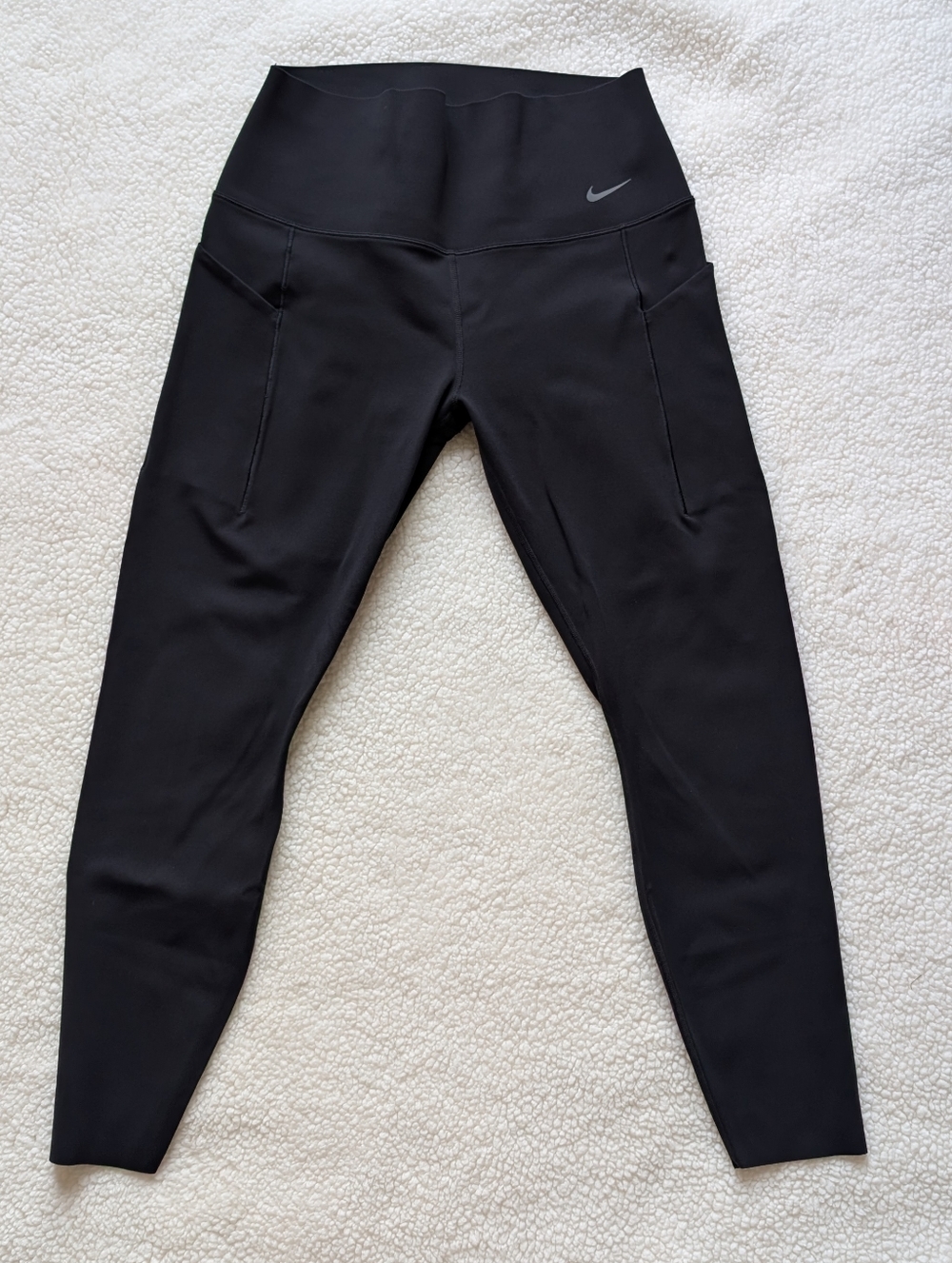 LIKE NEW Nike Universa Women's High-Waisted 7/8 Leggings with No Front Seam